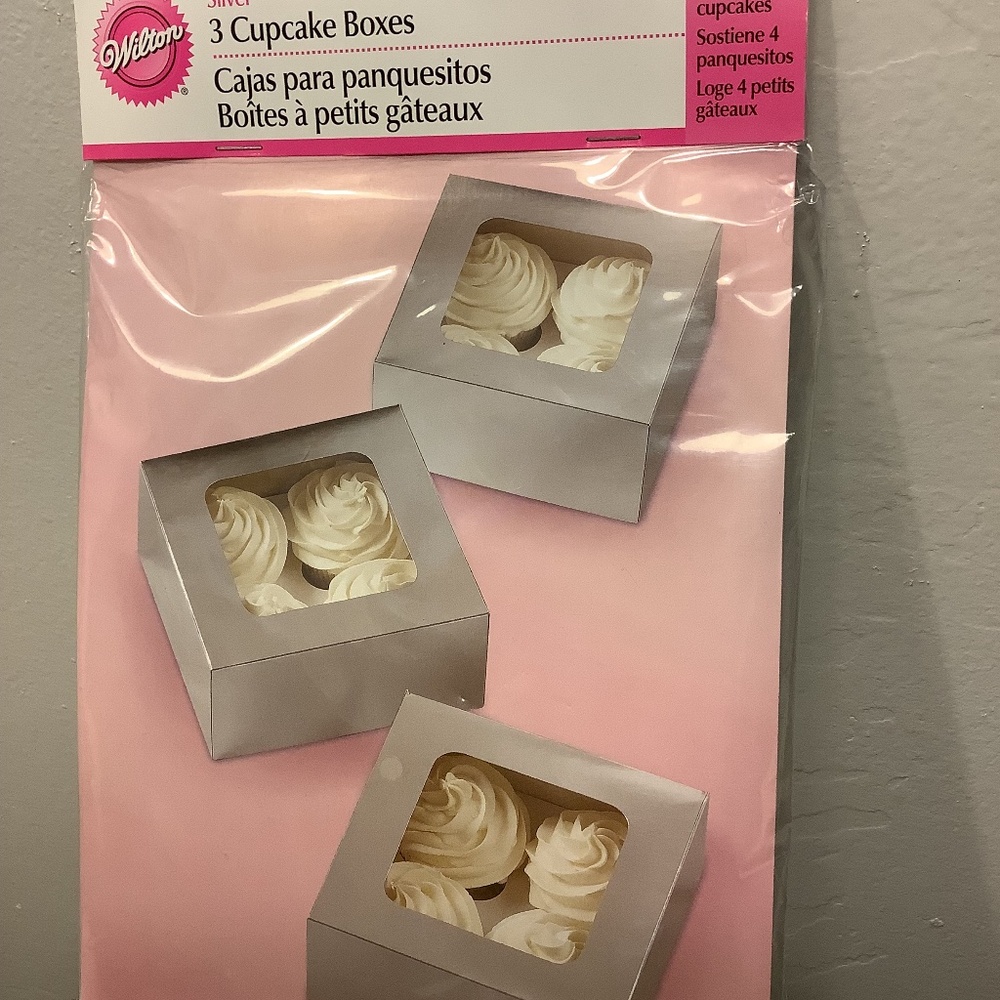 Wilton Cupcake Boxes / 3 Boxes in each package / Each Box holds 4 Cupcakes